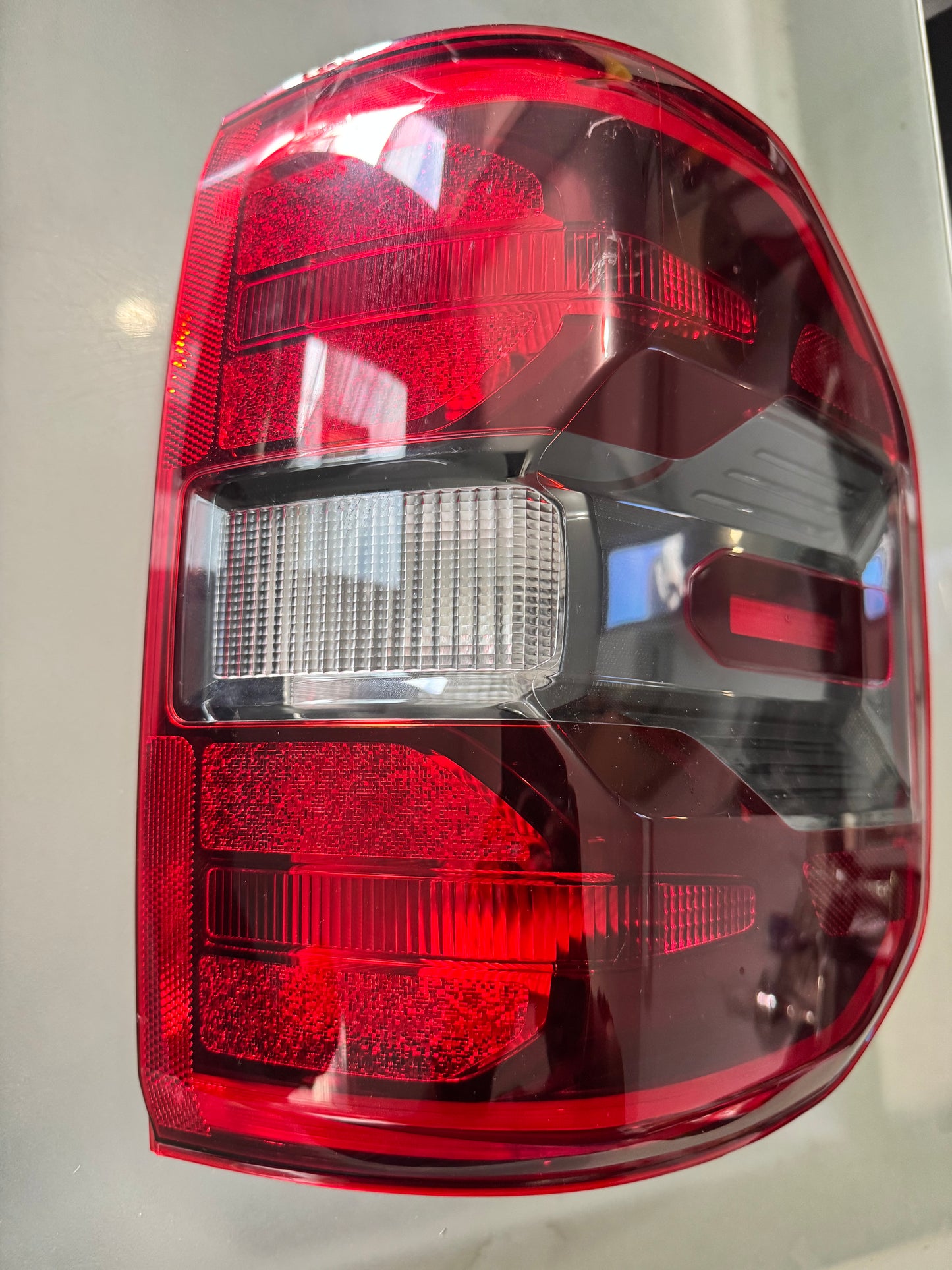 Calavera RH Ford Maverick Lariat 2022-2025 LED